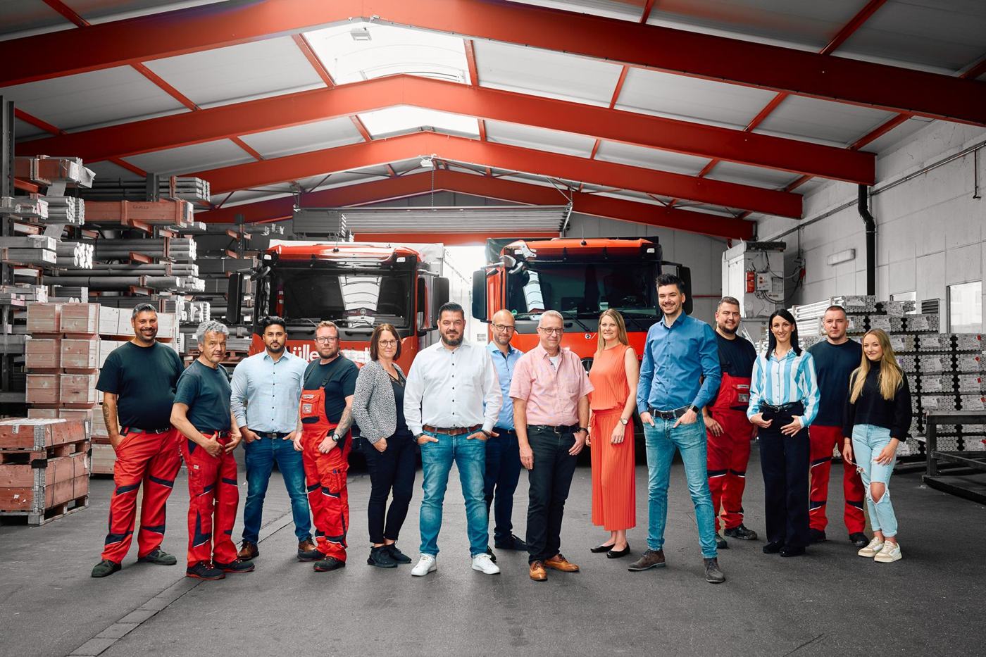 Das Team von Müller & Welte im Lager in Tuningen